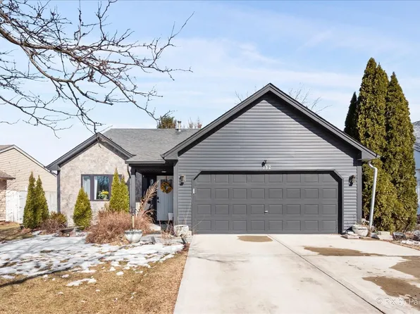 1182 Concord Dr, Elgin, IL 60120