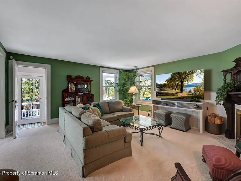 3360 Forest Rd — Photo 32