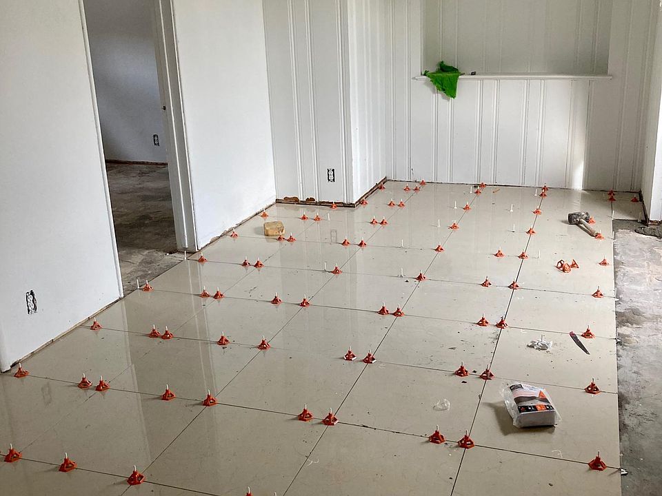 2nd image of 1421 Manzanita Way