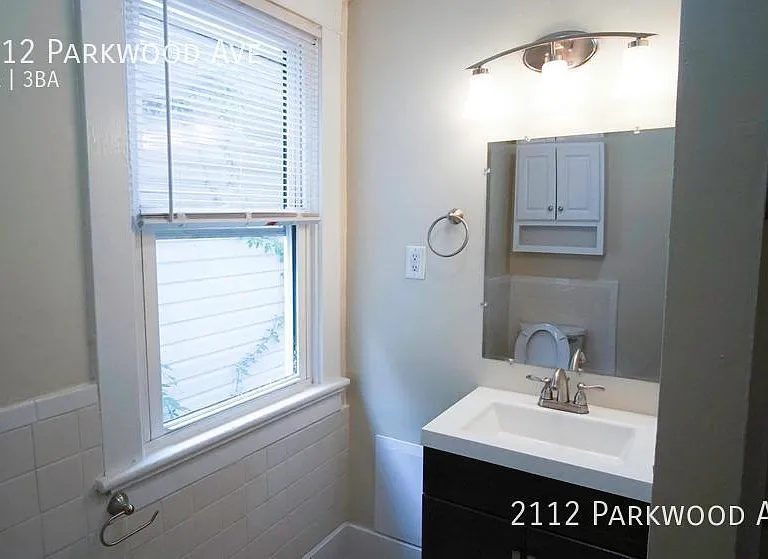 2112 Parkwood Ave — Photo 10