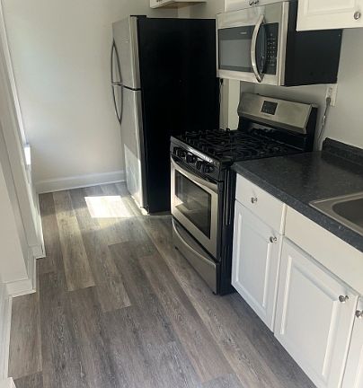 3rd image of 428 Liberty St #1G