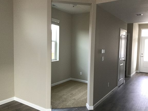 3rd image of 5528 85th Pl NE