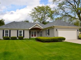 1531 Creekside Cv, Wheaton, IL 60189