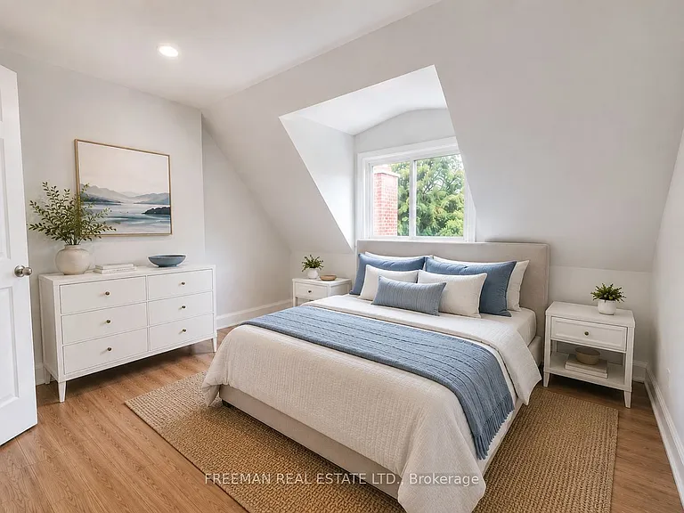 342 Howland Ave #UPPER — Photo 12