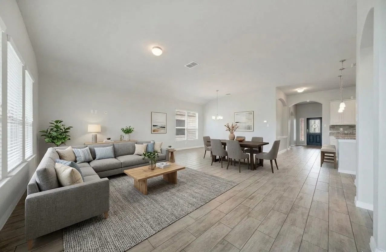 Bright 3-Bed Home with Island Kitchen, Fenced Yard & Garage in New Braunfels — Photo 4