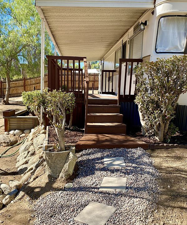 Entry to Spartan Vintage Trailer.