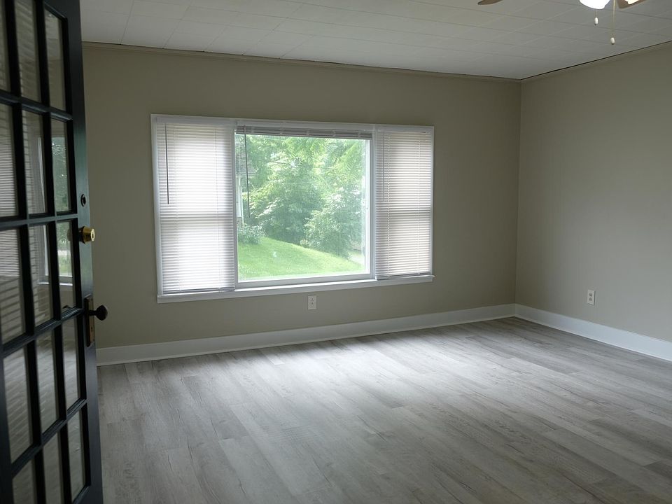 1st image of 102 Harrison Ave #1