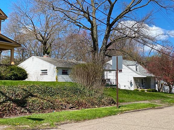 3rd image of 3420 Lenox Ave