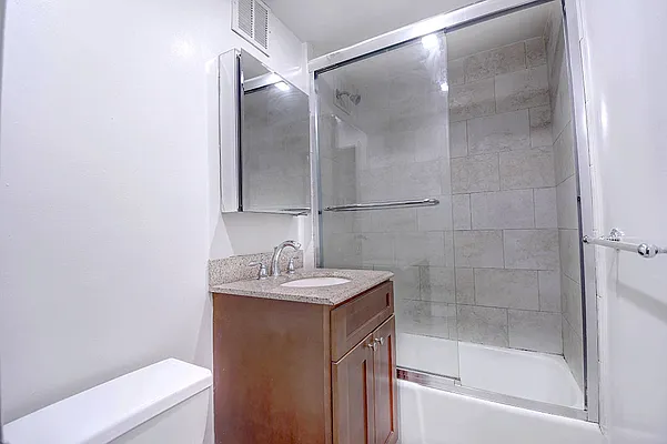 Rented by Urbane Brokerage | media 3