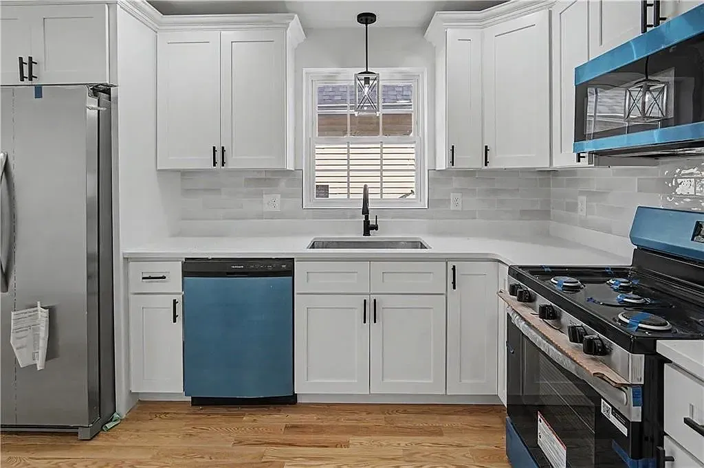 4 bed, $2,850 — Photo 4