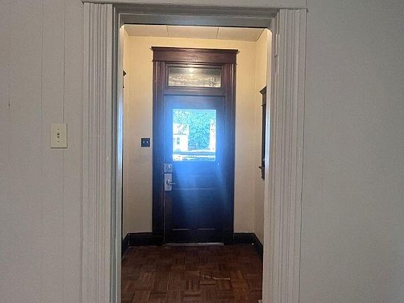 4th image of 1418 E 7th St