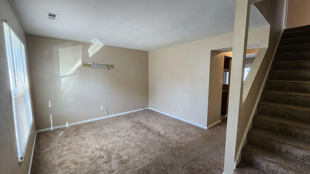 Building Photo - 1520 Oak Knoll Ln
