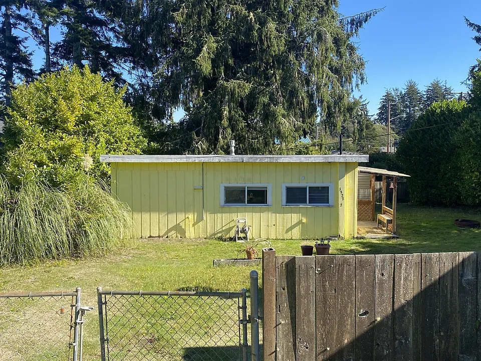 1322 S Montesano St #2