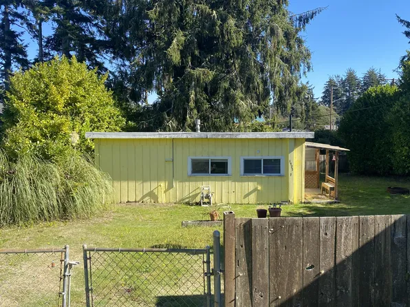1322 S Montesano St #2, Westport, WA 98595