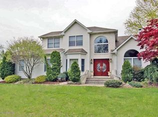 94 Pease Rd, Manalapan, NJ 07726