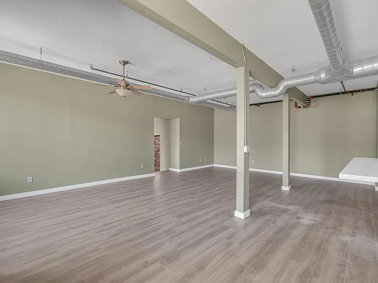 400 N Main St #303 — Photo 3