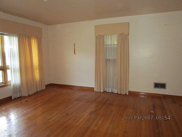 2nd image of 511 5th St