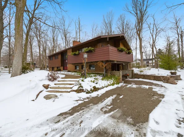 220 Belmoral Dr, Orillia, ON L3V 5R1