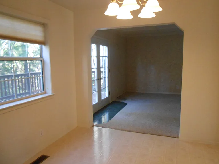 4896 Chateau Way — Photo 8
