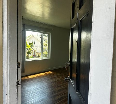 5th image of 1500 Forest View Ave #2