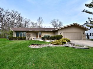 13000 W Brentwood Dr, New Berlin, WI 53151