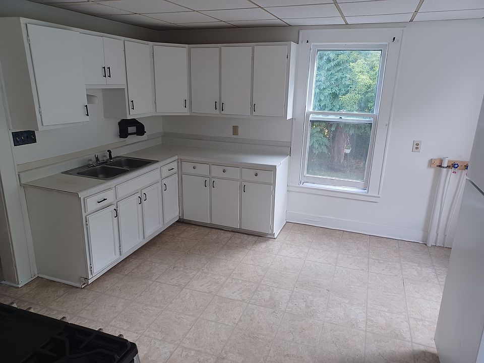 Kitchen (washer/dryer hookup on the right)