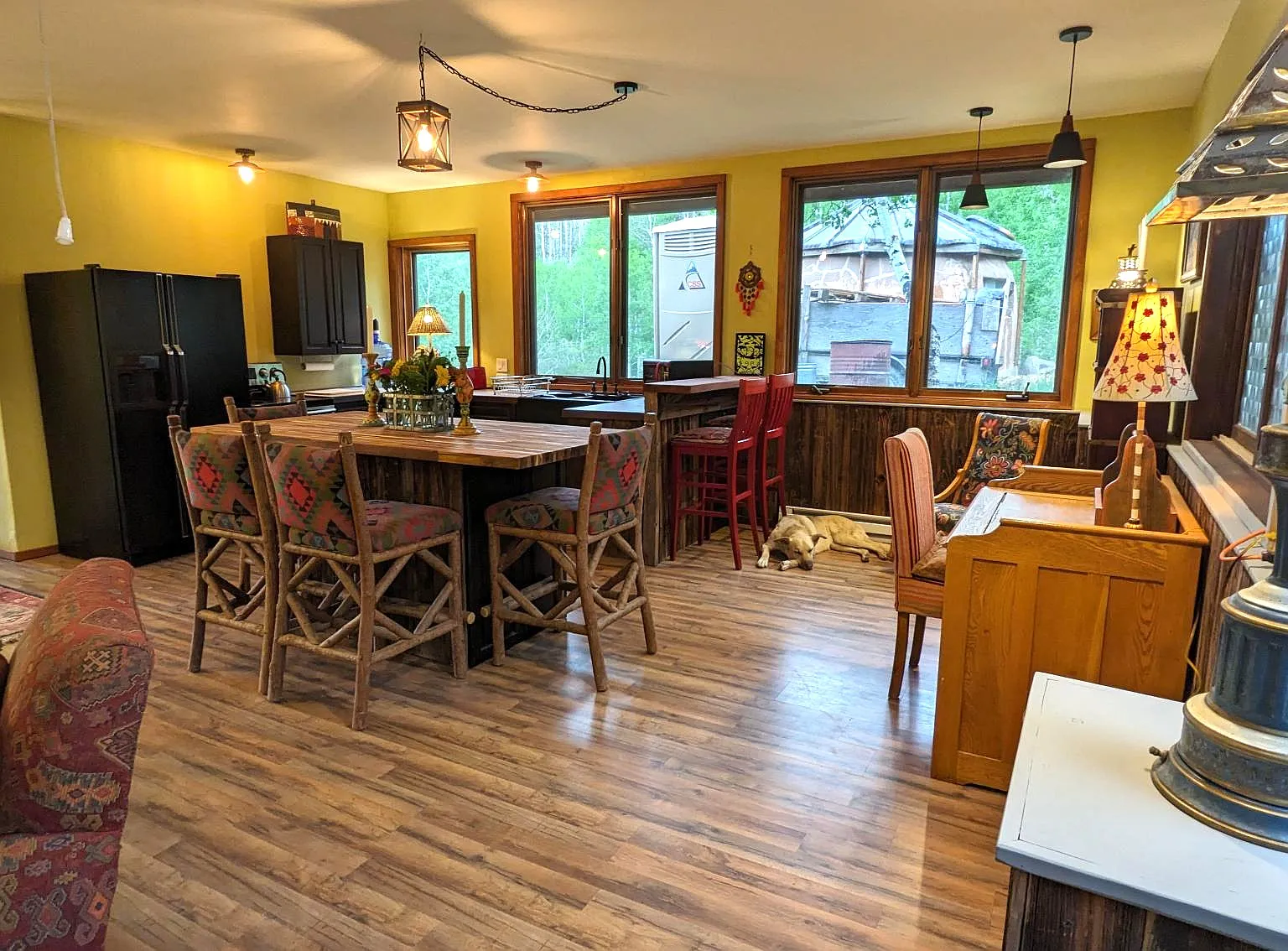 3 bed, 1200 sqft, $4,500 — Photo 3