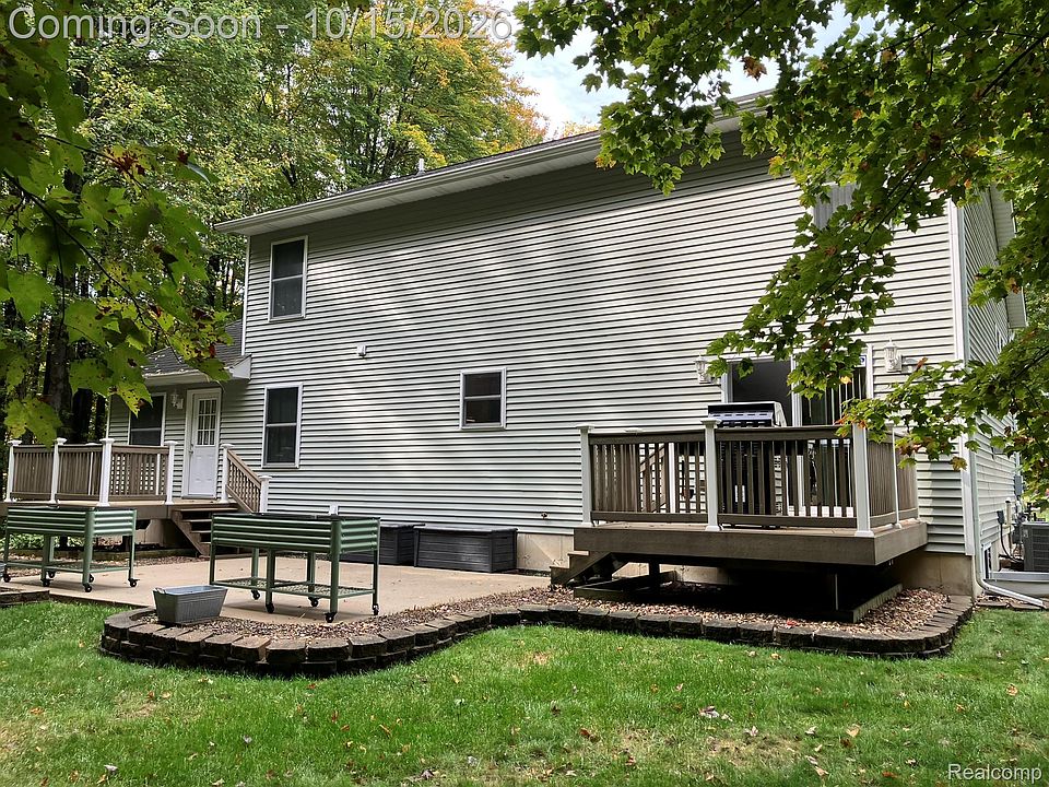 2752 E Lake Dr, photo 3