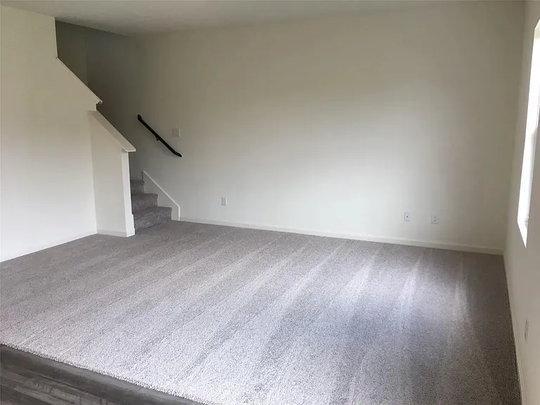 1661 Hossler Trl — Photo 9