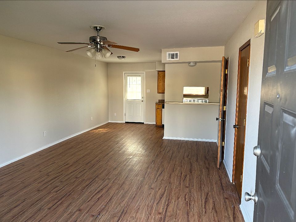1st image of 317 Cambridge Dr