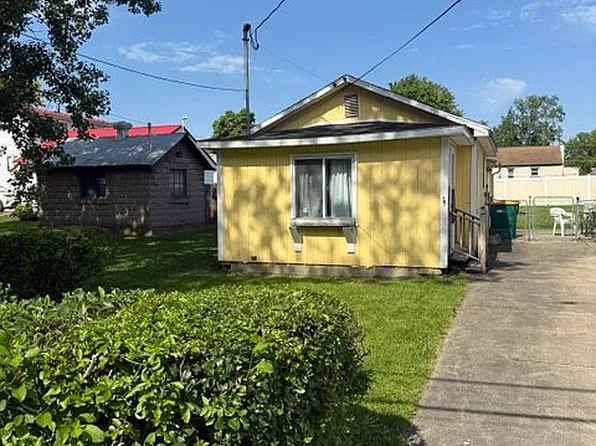 4132 Dean St, Hamburg, NY 14075