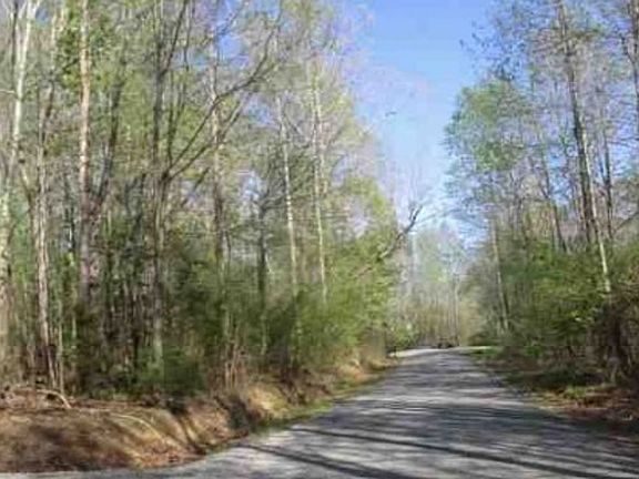 Exterior Neighborhood (street photo)