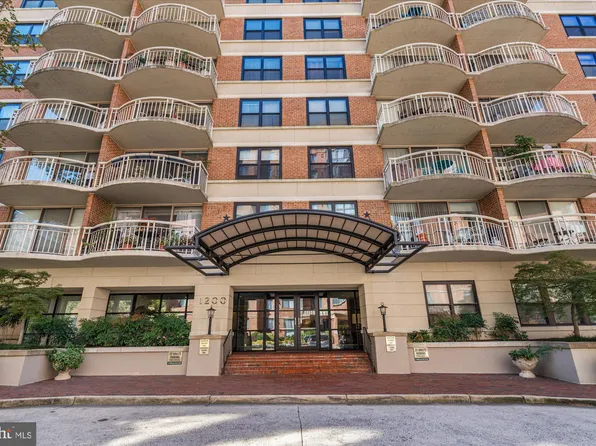 1200 Braddock Pl APT 215, Alexandria, VA 22314