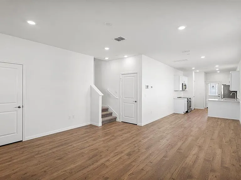 2536 Violet Theo Ln — Photo 18