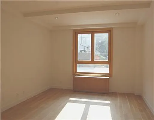 Sold by Dwelling Group R.E | media 15