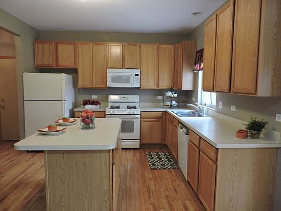 2nd image of 601 Grange Ct