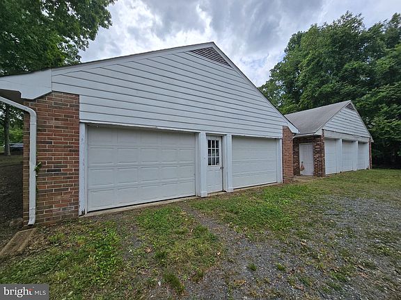 4th image of 1215 Forbes St