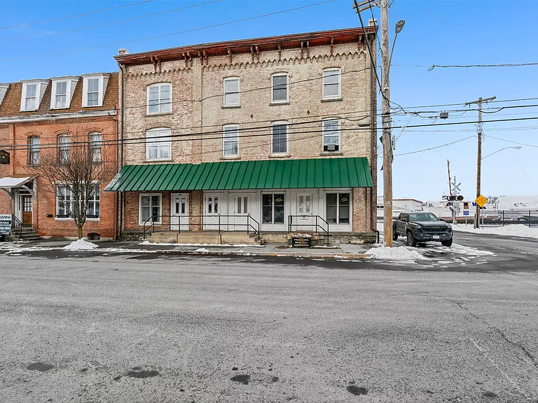 96 S Main St #3A — Photo 2