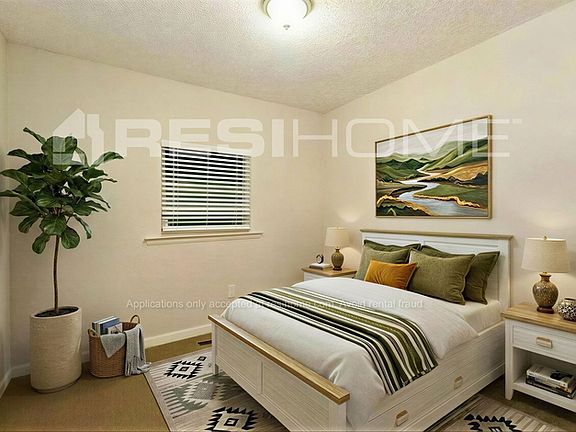 2nd image of 914 W Ridgecrest Way