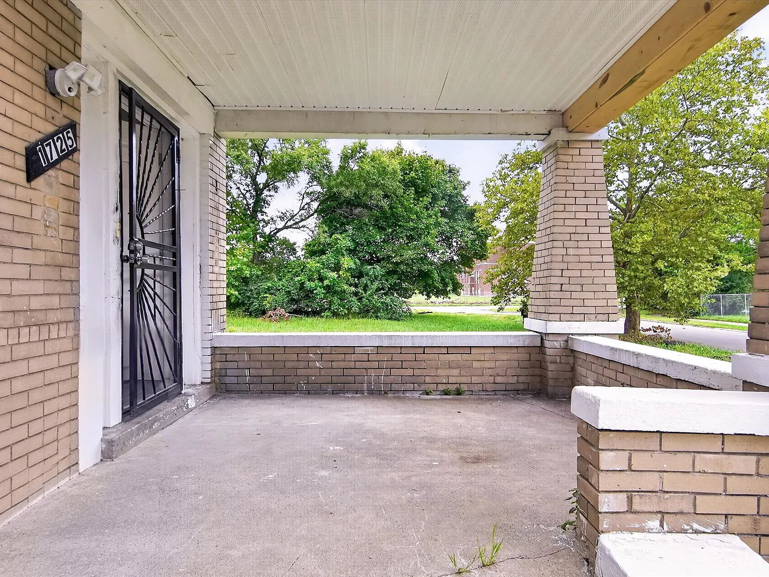 4 bed, 3290 sqft, $1,450 — Photo 4