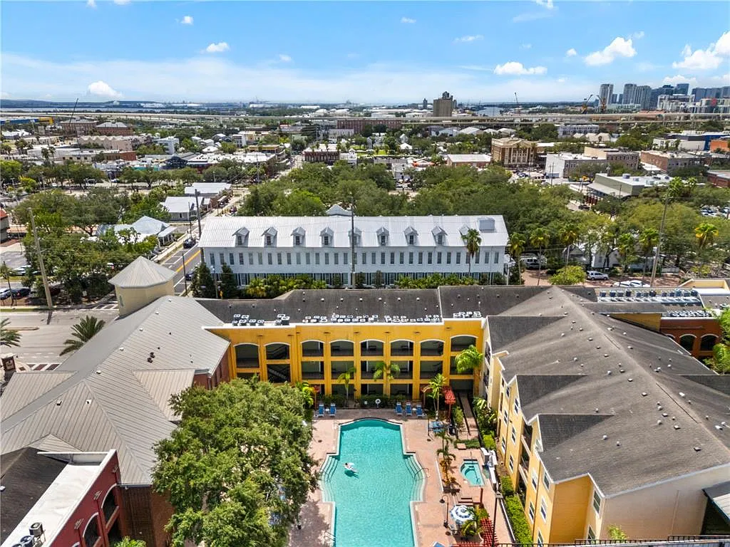 1 bed, 1.0 bath, 672 sqft, $1,750 — Photo 2