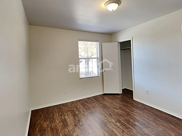 742 Mission Ln — Photo 18
