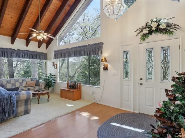 24571 Albrun Dr, Crestline, CA 92325