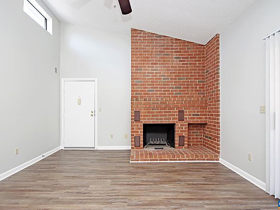 2nd image of 103 Turtle Creek Rd APT 9