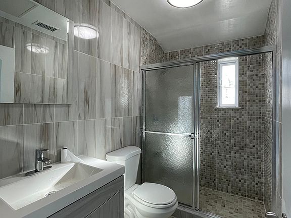 5th image of 84 McLaughlin St #Fh