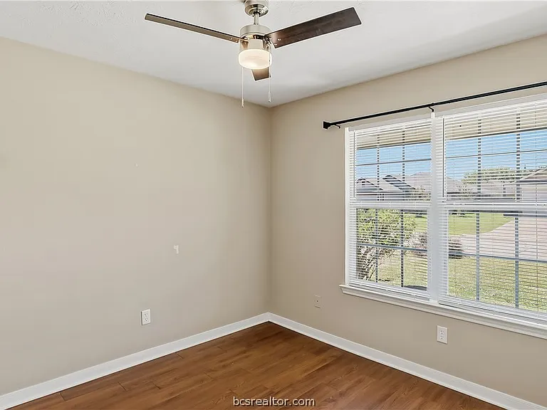 921 Windmeadows Dr — Photo 23