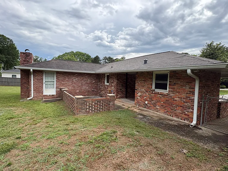 1262 Robert Ln — Photo 24