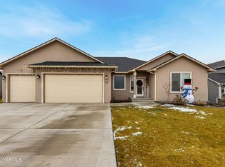 1533 W Goodlander Rd, Selah, WA 98942