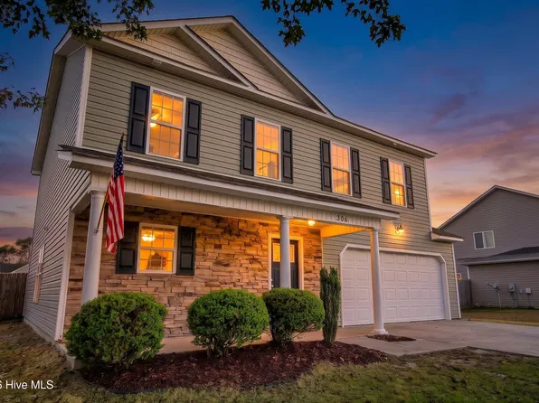 306 Cabinwood Court, Richlands, NC 28574