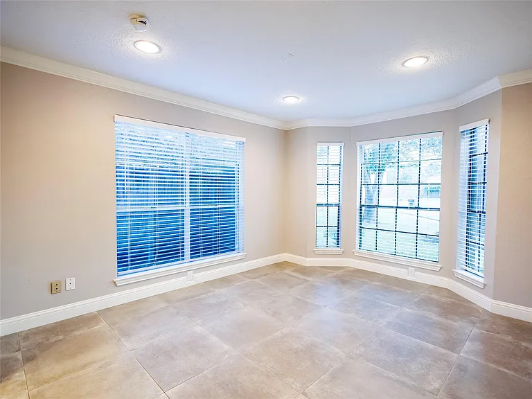 16307 Mulberry Run Ct — Photo 11